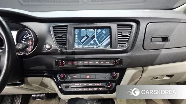 Kia The New Carnival 2019 Серебряный из Кореи, фото 5