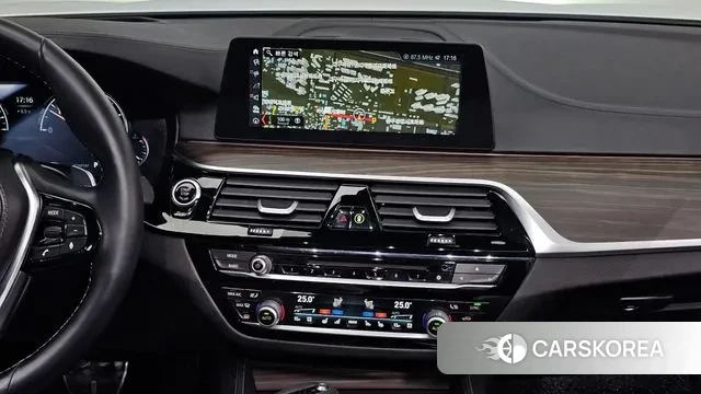 BMW 5 Series (G30) 2018 Белый из Кореи, фото 5