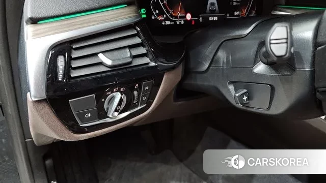 BMW 5 Series (G30) 2022 Черный из Кореи, фото 5