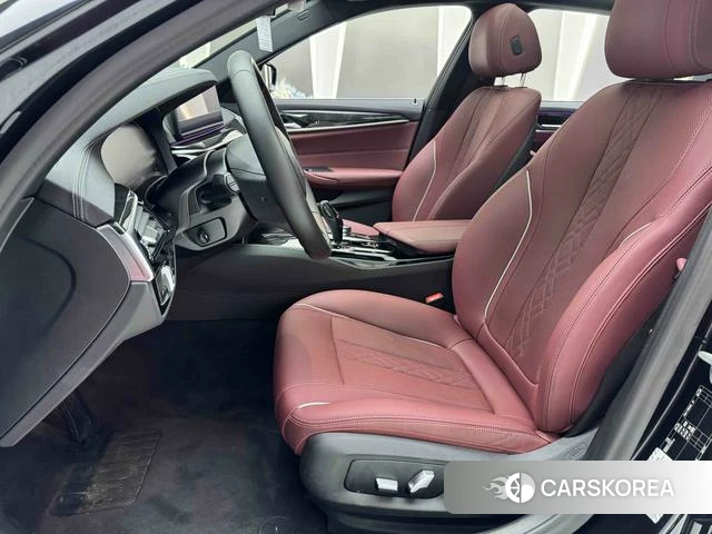 BMW 5 series 2021 Черный из Китая, фото 5