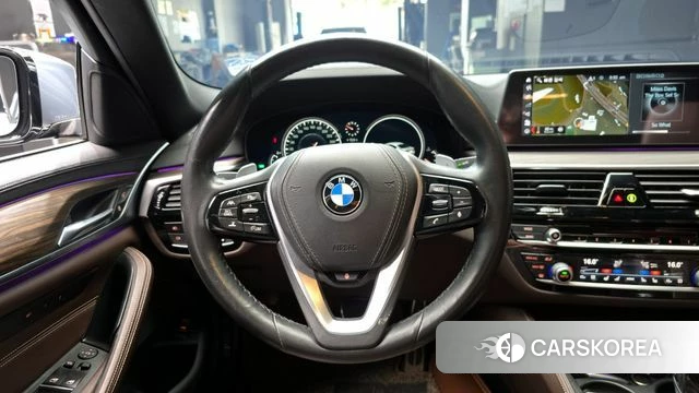 BMW 5 Series (G30) 2018 Серебристо-серый из Кореи, фото 5