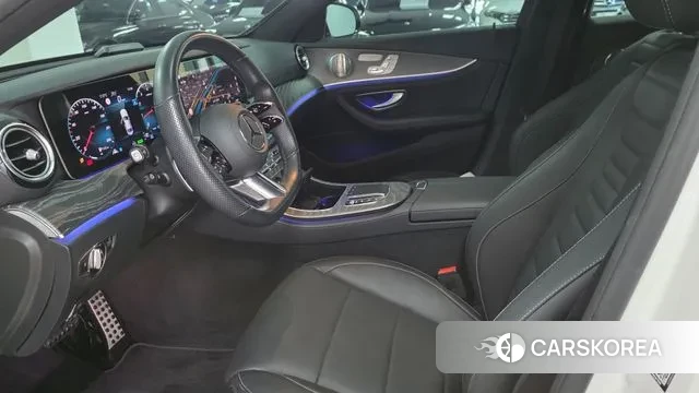 Mercedes-Benz E-Class W213 2022 Белый из Кореи, фото 5