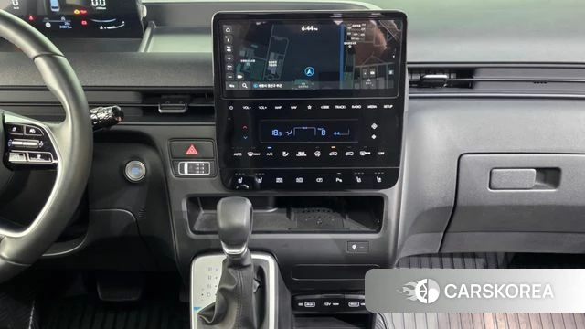 Hyundai Staria 2023 Серебристо-серый из Кореи, фото 5