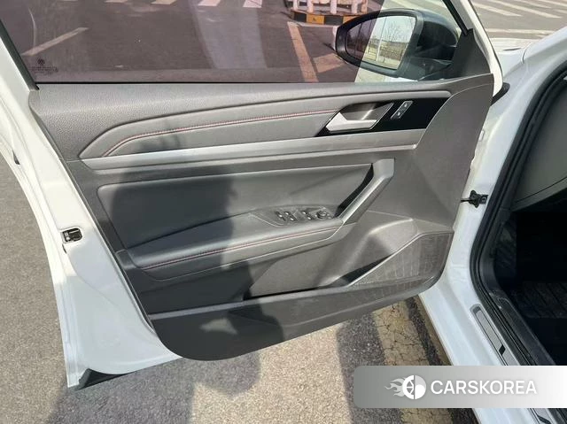 Volkswagen Lavida 2022 Белый из Китая, фото 5