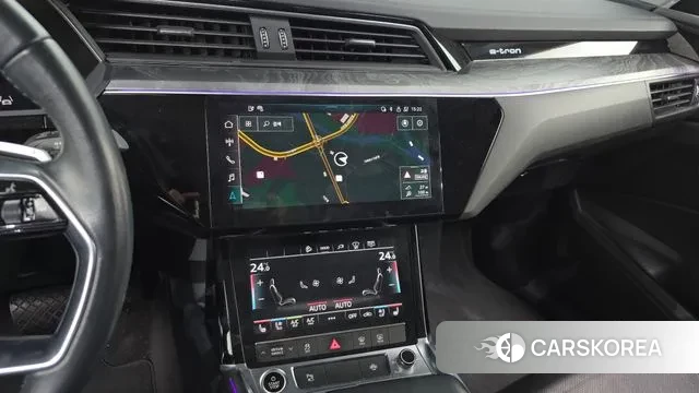 Audi e-Tron 2021 Белый из Кореи, фото 5