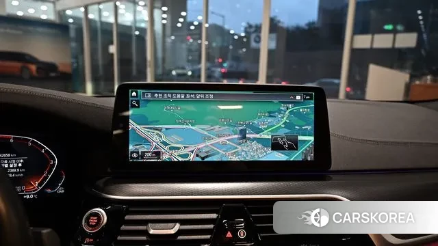 BMW 5 Series (G30) 2023 Белый из Кореи, фото 5