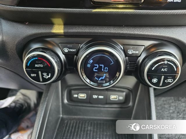Hyundai Venue 2021 Красный из Кореи, фото 5