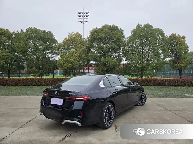 BMW 5 series 2025 Черный из Китая, фото 5