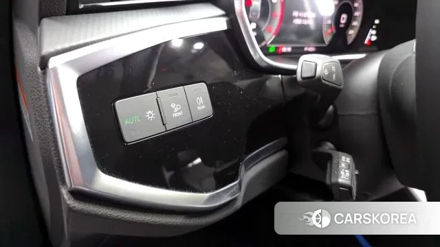 Audi Q3 (F3) 2025 Белый из Кореи, фото 5