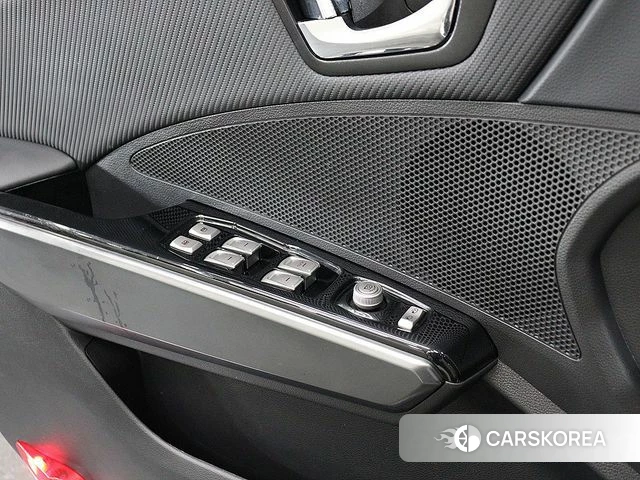 Ssangyong Tivoli Armor 2018 Белый из Кореи, фото 5