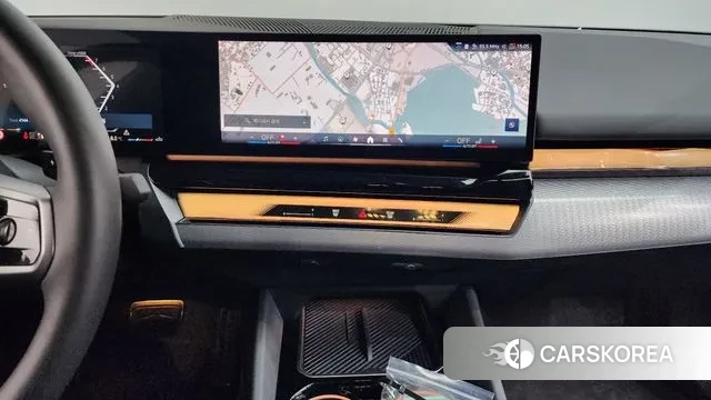 BMW 5 Series (G60) 2025 Белый из Кореи, фото 5