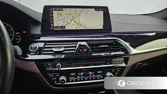 BMW 5 Series (G30) 2019 Белый из Кореи, фото 5