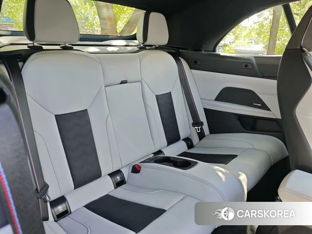 BMW M4 2024 Серебристо-серый из Китая, фото 5
