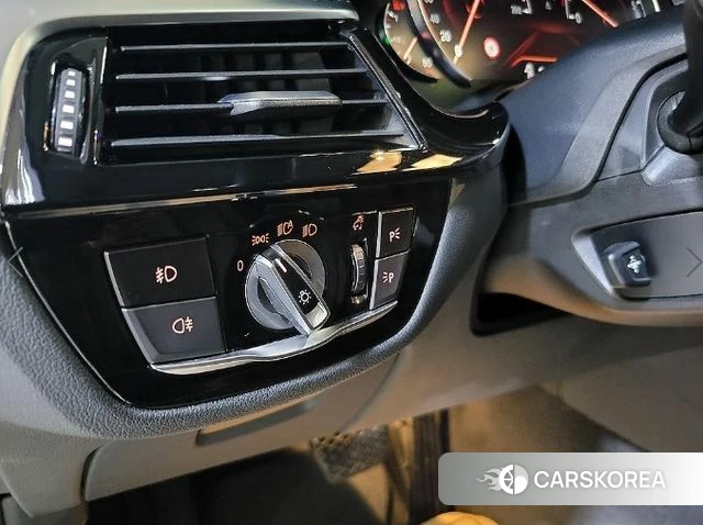 BMW 5 Series (G30) 2018 Белый из Кореи, фото 5