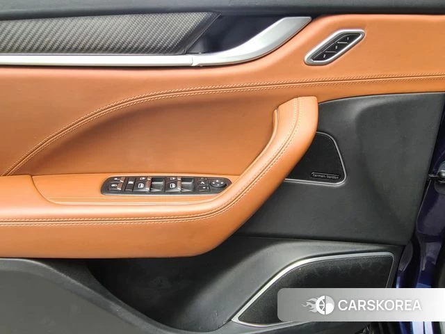 Maserati Levante 2018 Синий из Кореи, фото 5