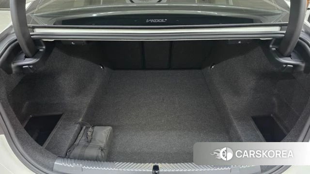 BMW 5 Series (G60) 2023 Белый из Кореи, фото 5