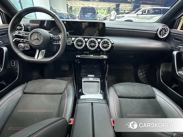 Mercedes-Benz Class A 2024 Белый из Китая, фото 5