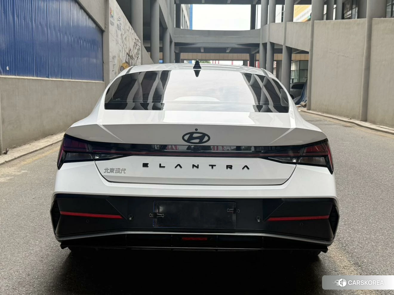 Hyundai Elantra 2023 Белый из Китая, фото 5