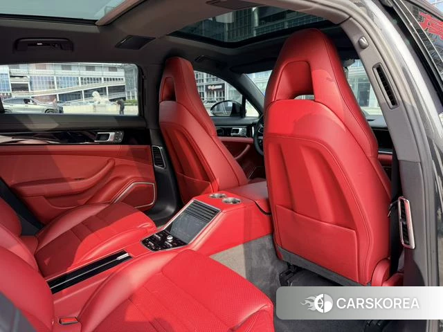 Porsche Panamera 2023 Темно-серый из Китая, фото 5