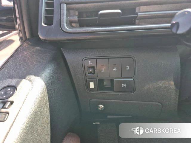 Hyundai Staria 2023 Белый из Кореи, фото 5