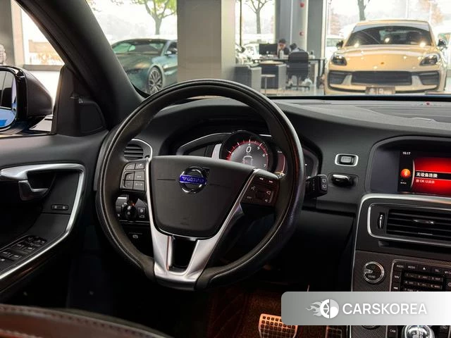 Volvo V60 2019 Синий из Китая, фото 5