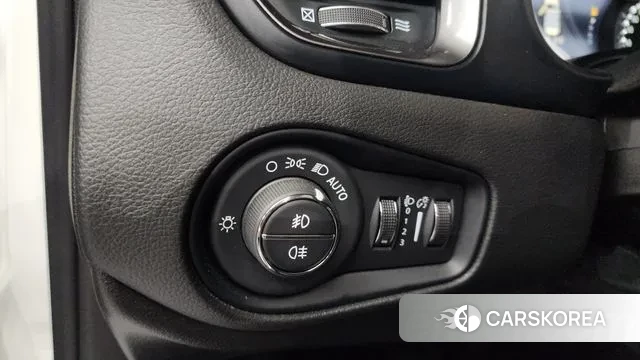 Jeep Renegade id 2905078 из Кореи 5