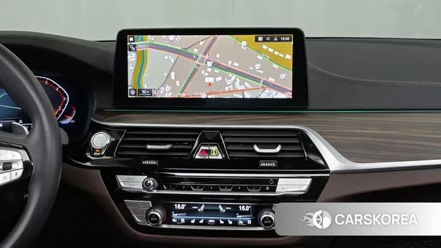 BMW 5 Series (G30) 2022 Белый из Кореи, фото 5