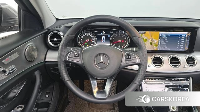 Mercedes-Benz E-Class W213 2018 Серый из Кореи, фото 5