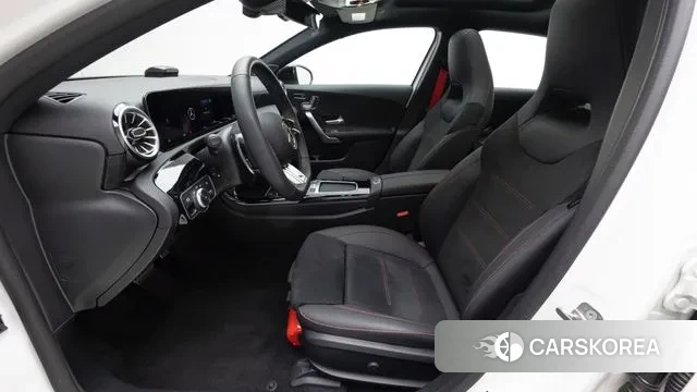 Mercedes-Benz A-Class W177 2025 Белый из Кореи, фото 5