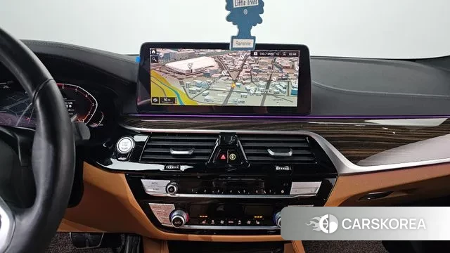 BMW 5 Series (G30) 2020 Белый из Кореи, фото 5