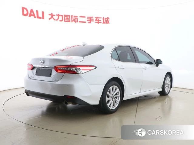 Toyota Camry 2021 Белый из Китая, фото 5