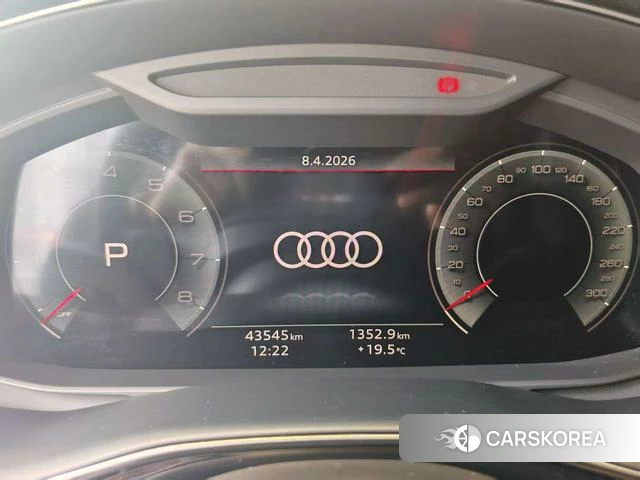 Audi Q7 2022 Черный из Китая, фото 5