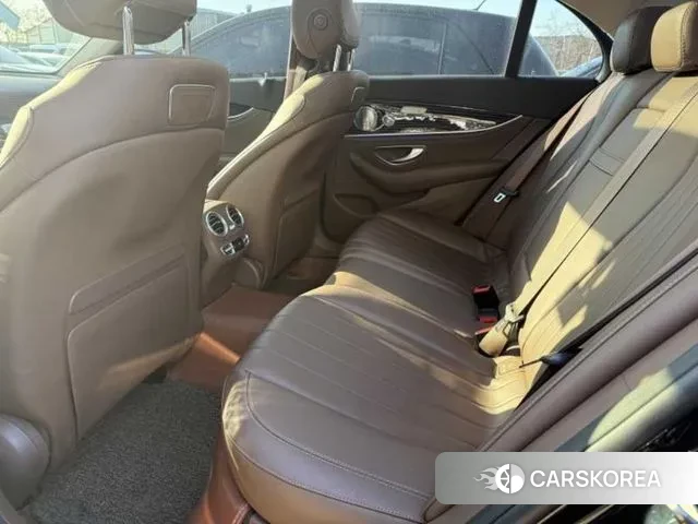 Mercedes-Benz E-Class W213 2018 Черный из Кореи, фото 5