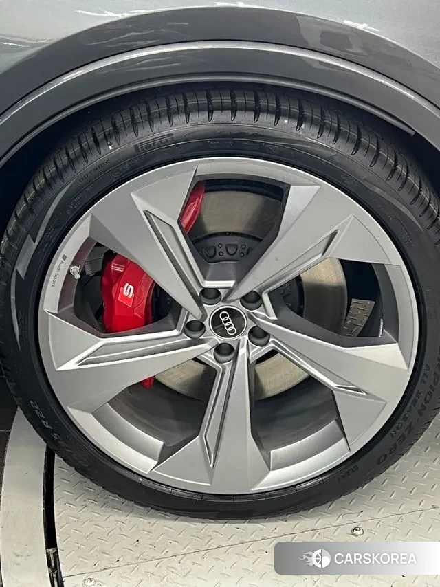 Audi SQ7 (4M) id 3471791 из Кореи 5