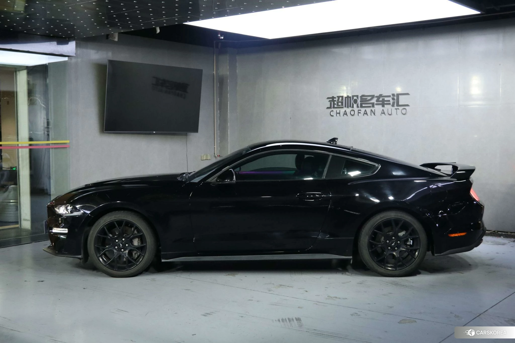 Ford Mustang 2020 Черный из Китая, фото 5