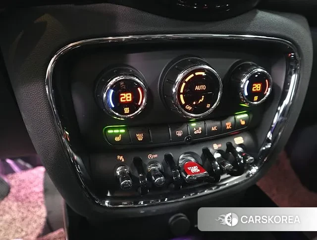 Mini Cooper Clubman 2021 Зеленый из Кореи, фото 5