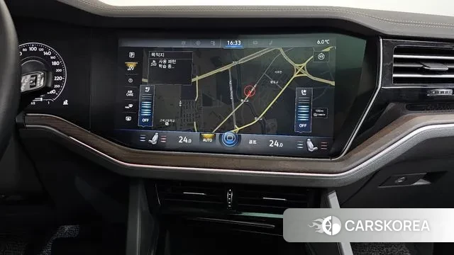 Volkswagen Touareg 3rd generation 2021 Белый из Кореи, фото 5