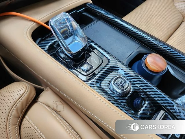 Volvo S90 2023 Коричневый из Кореи, фото 5