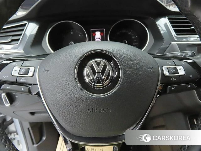 Volkswagen Tiguan second Generation 2018 Серебряный из Кореи, фото 5