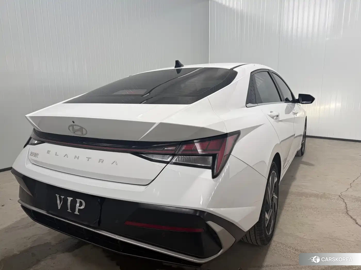 Hyundai Elantra 2023 Белый из Китая, фото 5