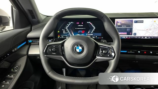 BMW 5 Series (G60) 2023 Серый из Кореи, фото 5