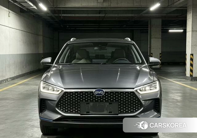 BYD e2 2021 Темно-серый из Китая, фото 5