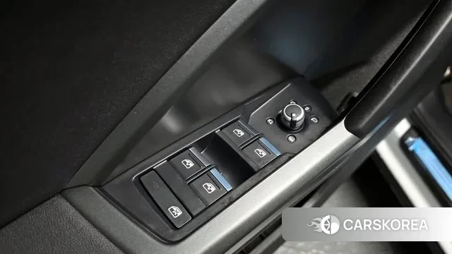 Audi Q3 (F3) 2022 Белый из Кореи, фото 5