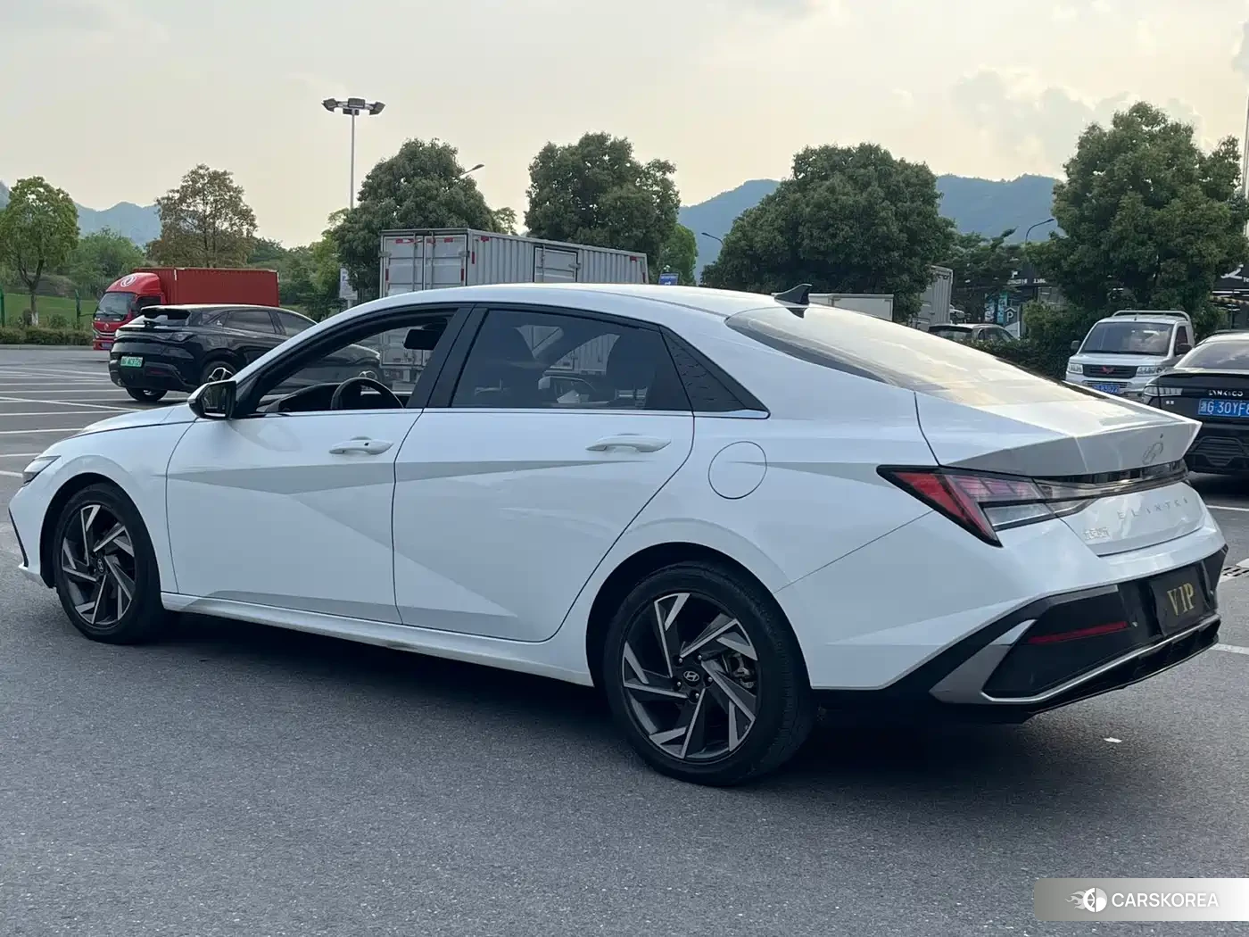 Hyundai Elantra 2024 Белый из Китая, фото 5