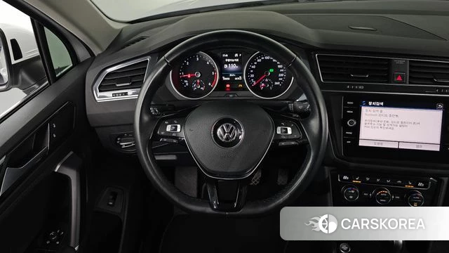 Volkswagen Tiguan second Generation 2018 Белый из Кореи, фото 5
