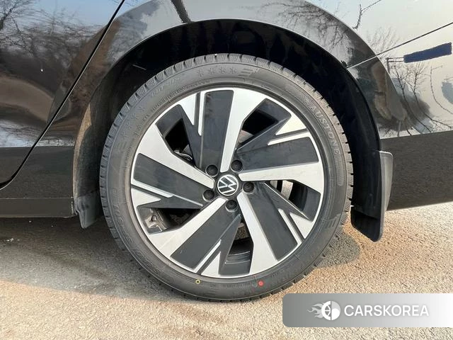 Volkswagen Magotan 2025 Черный из Китая, фото 5