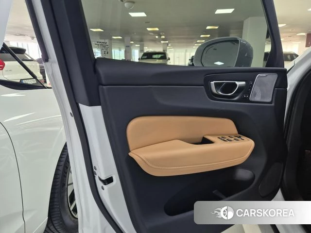 Volvo XC60 second Generation 2025 Белый из Кореи, фото 5