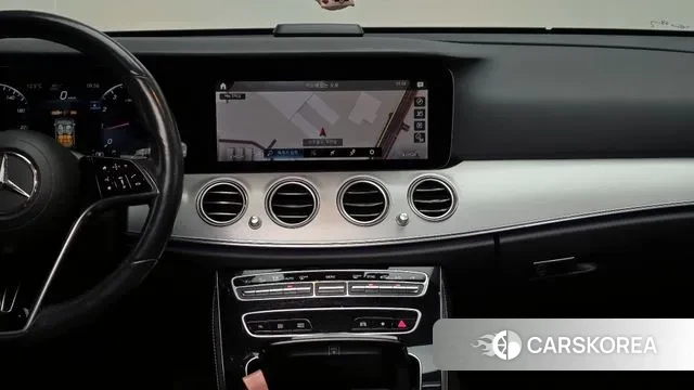 Mercedes-Benz E-Class W213 2020 Серебряный из Кореи, фото 5