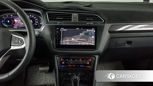 Volkswagen Tiguan second Generation 2024 Белый из Кореи, фото 5