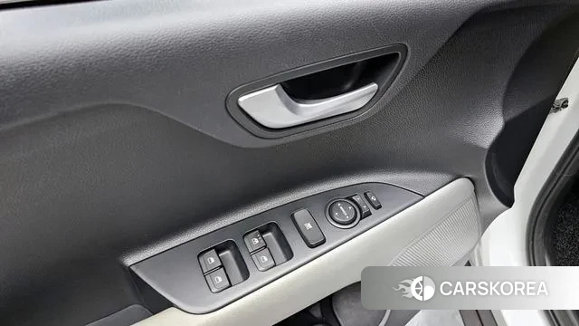 Kia Stonic 2018 Белый из Кореи, фото 5